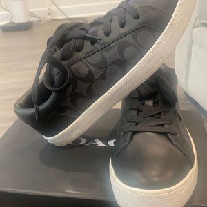 Logan Signature Coach Sneakers-8.5/10